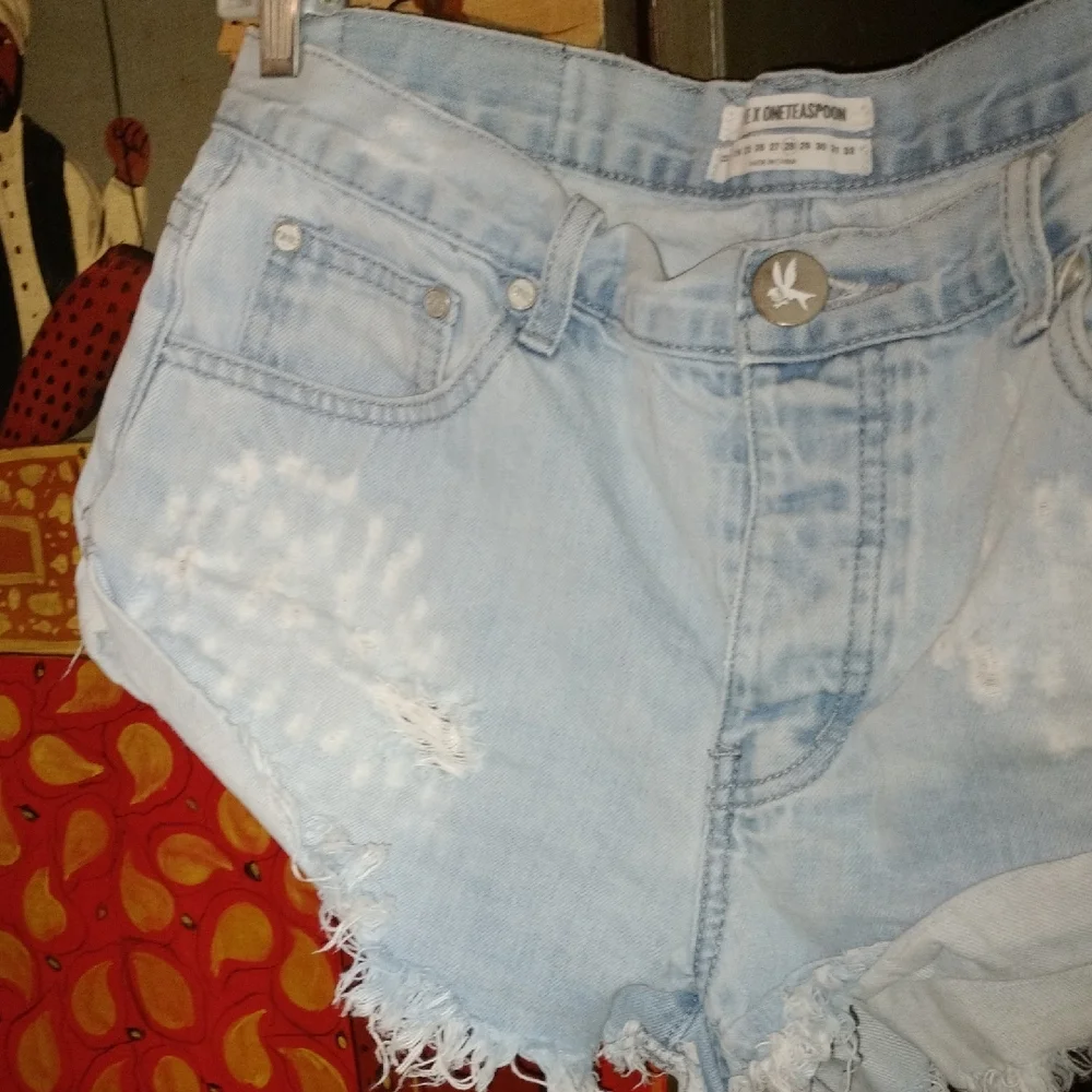 Stylish Light Blue Denim Shorts - Picture 3 of 5